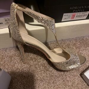 David’s Bridal Gold Rhinestone T-Strap Heels – Size 9